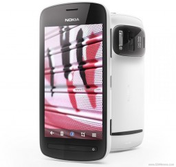 Чистка камеры на Nokia 808 PureView